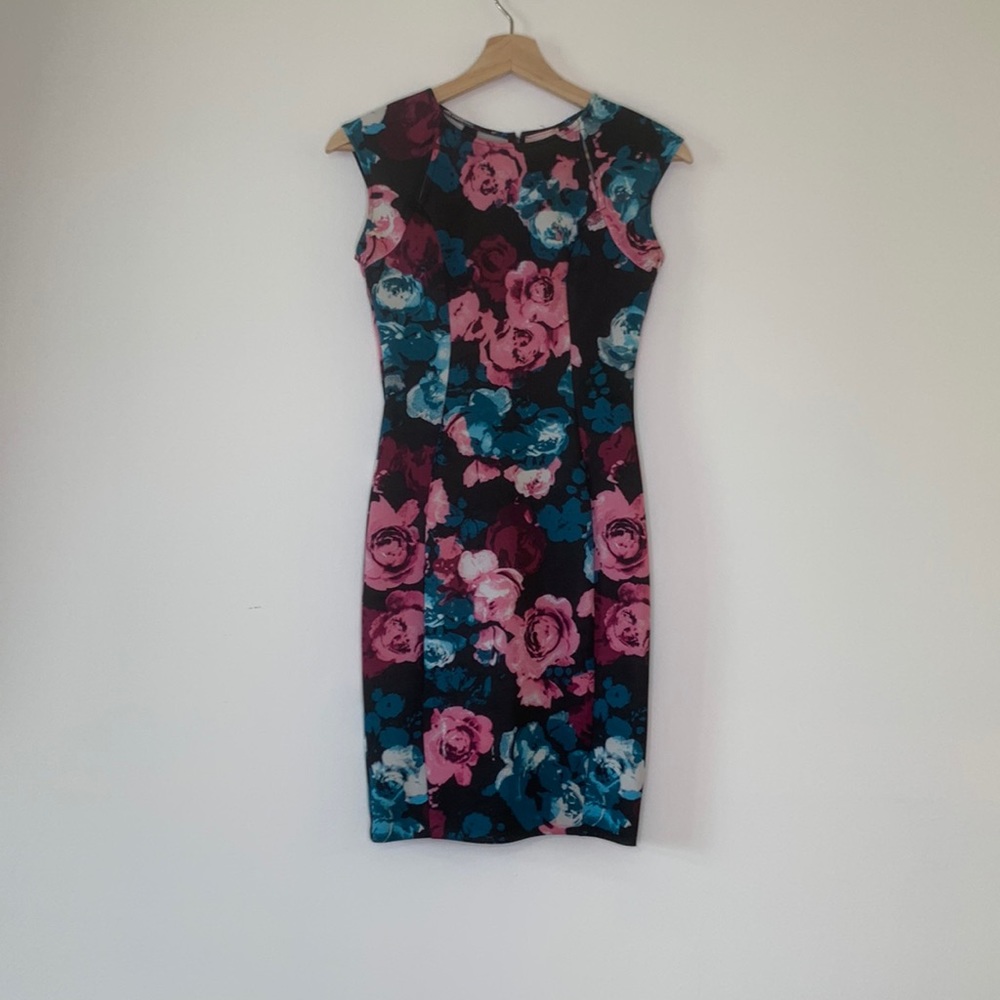 Floral print mini dress with cap sleeves